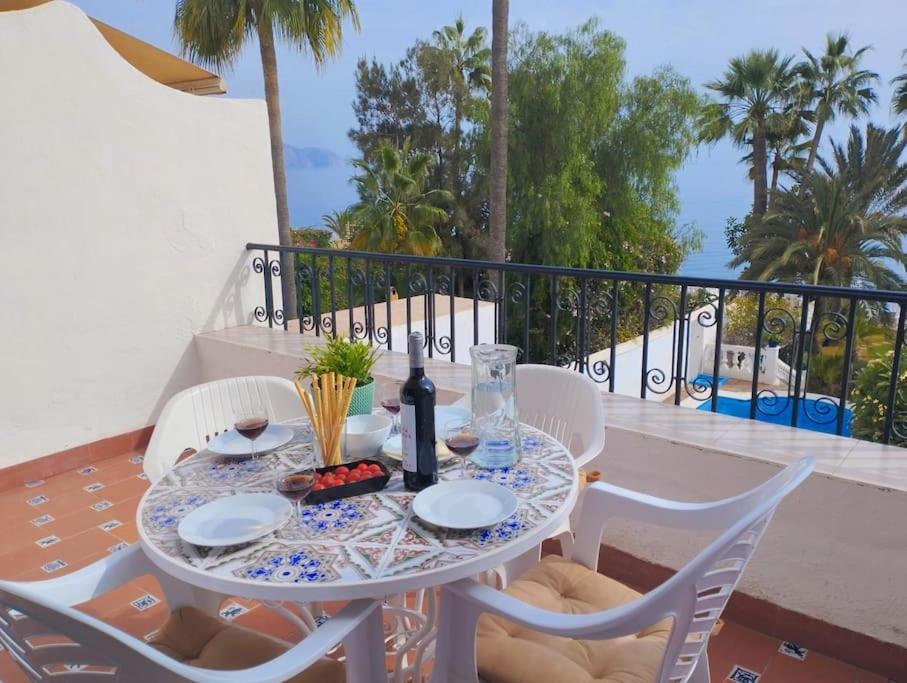 Beautiful 2 Bedroom In Calle Carabeo, Nerja Eksteriør bilde