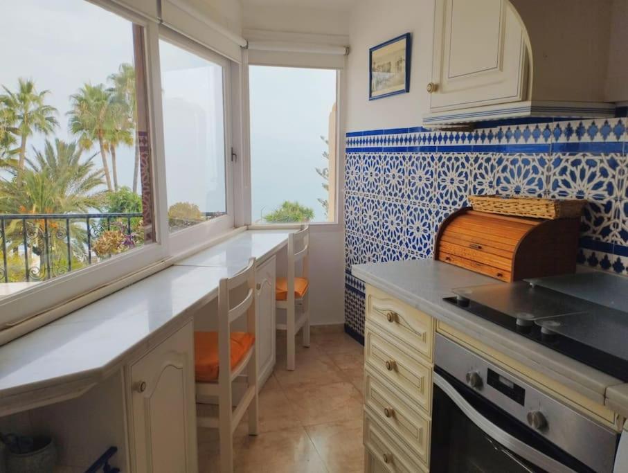 Beautiful 2 Bedroom In Calle Carabeo, Nerja Eksteriør bilde
