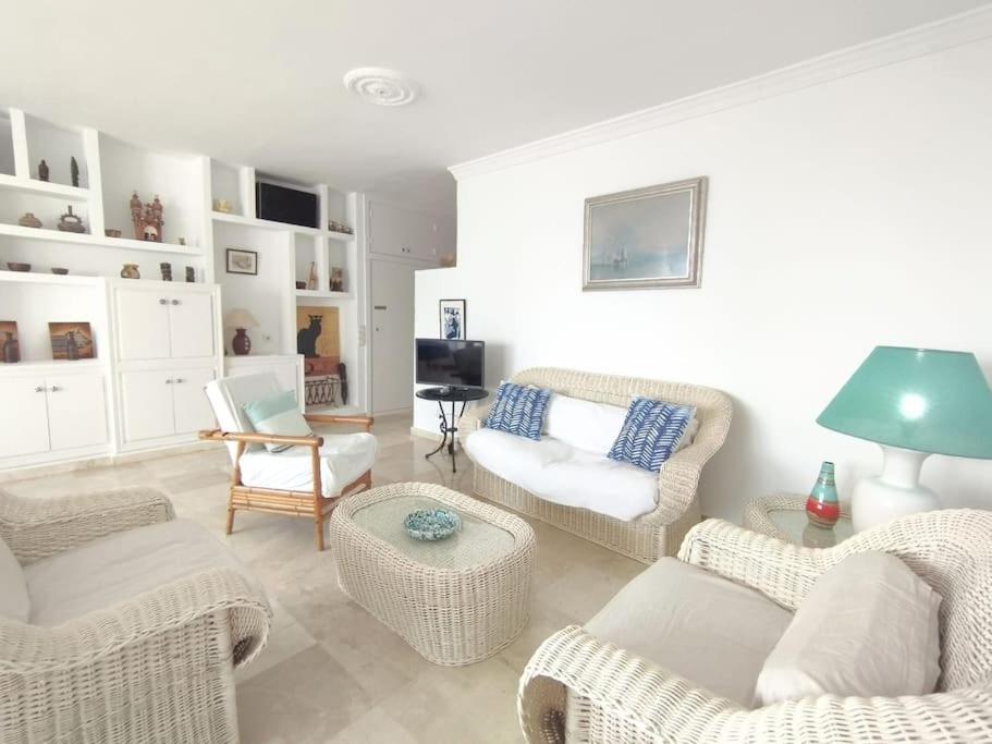 Beautiful 2 Bedroom In Calle Carabeo, Nerja Eksteriør bilde